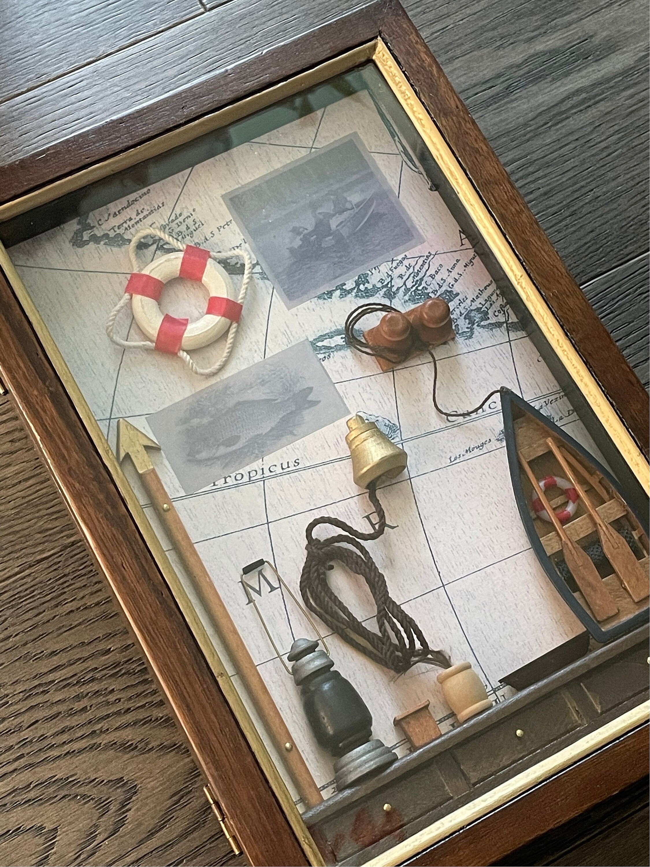 アンティーク　シャドーボックス オブジェ　NAUTICAL GIFTS SHOP Vintage Nautical Shadow Box Hidden Key Holder Cabinet Wall Mount