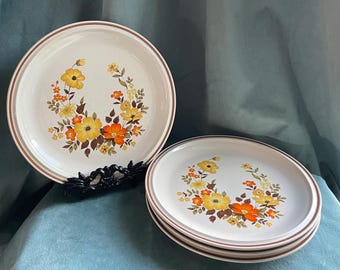 Vintage 1970s Casual Elegance Hearthside Chablis Floral Stoneware Dinner Plates Set of 4