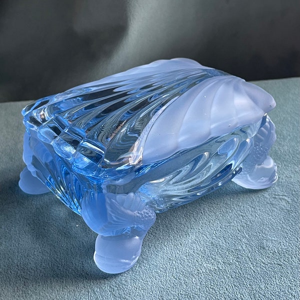 Vintage Cambridge Caprice Alpine Blue Koi Dolphin Fish 4 Footed Glass Cigarette Box