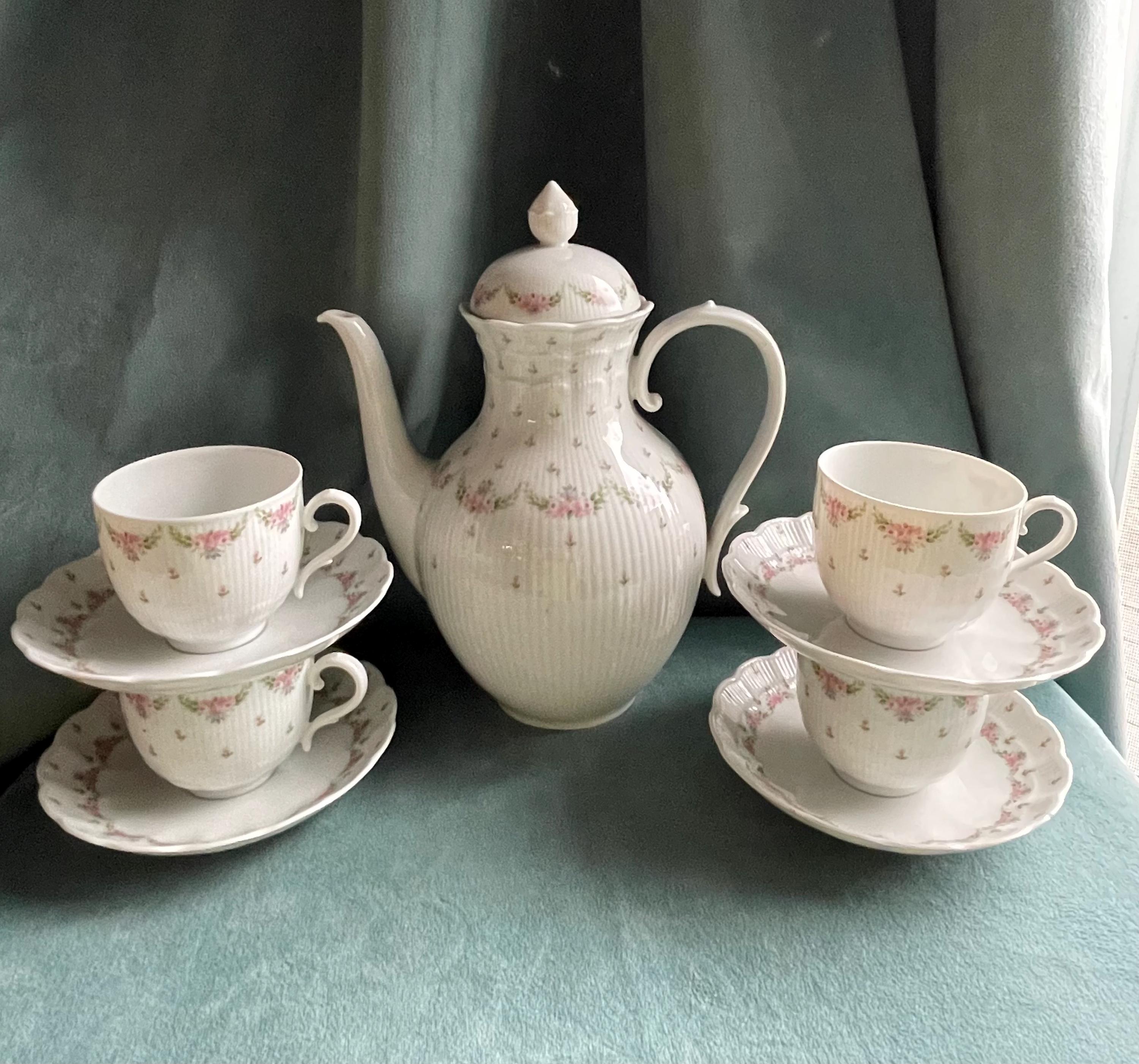 ドイツ　ヴィンテージKAISER ティーセット Vintage Kaiser Romantica Porcelain Coffee Set: Floral Marseille