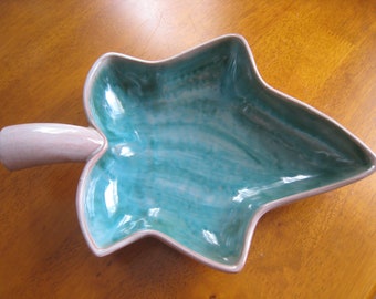 Vintage 1940s Stangl Pottery Terra Rose Ceramic Leaf Bowl