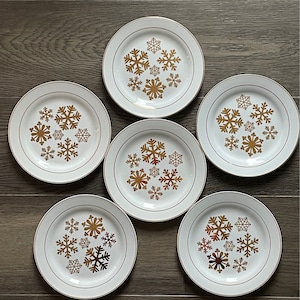 Vintage Aspen Gold Snowflake Appetizer or Dessert Plates by Riviera Van Beers for Signature Set of 6