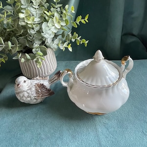 Vintage Royal Albert Val D&#39;Or Bone China Lidded Sugar Bowl England
