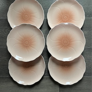 Mikasa Spring Amaryllis Pink Floral Shaped Appetizer, Salad or Dessert  Plates Set of 6