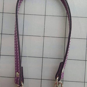 Nuevo Asa para bolso, cartera, correa. Aproximadamente 12" de largo, 1/2" de ancho. PLU de piel sintética. Verde aguacate o morado ciruela con cierres de resorte de níquel.