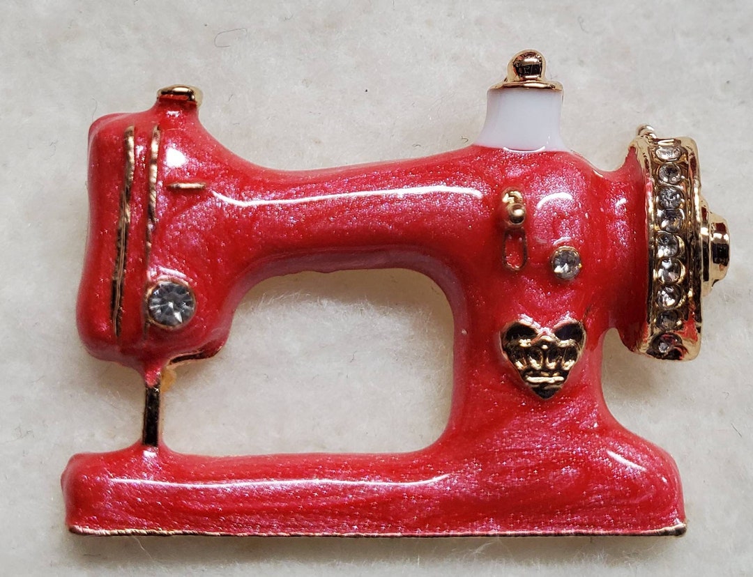 SWEET Tiny Sewing Machine Lapel Pin or Broach. Metal Base With Enamel