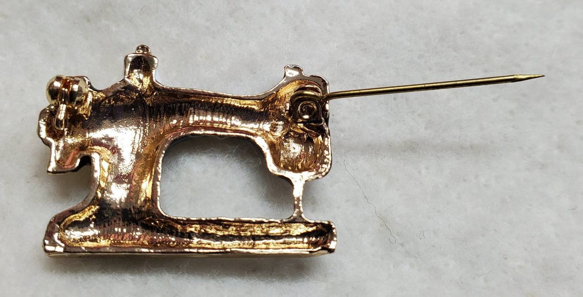 SWEET tiny sewing machine lapel pin or broach. Metal base Etsy