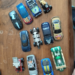 Lot of 12 1996, 97 and 98 Hot Wheels (two are matchbox). See description of each!  Good condition