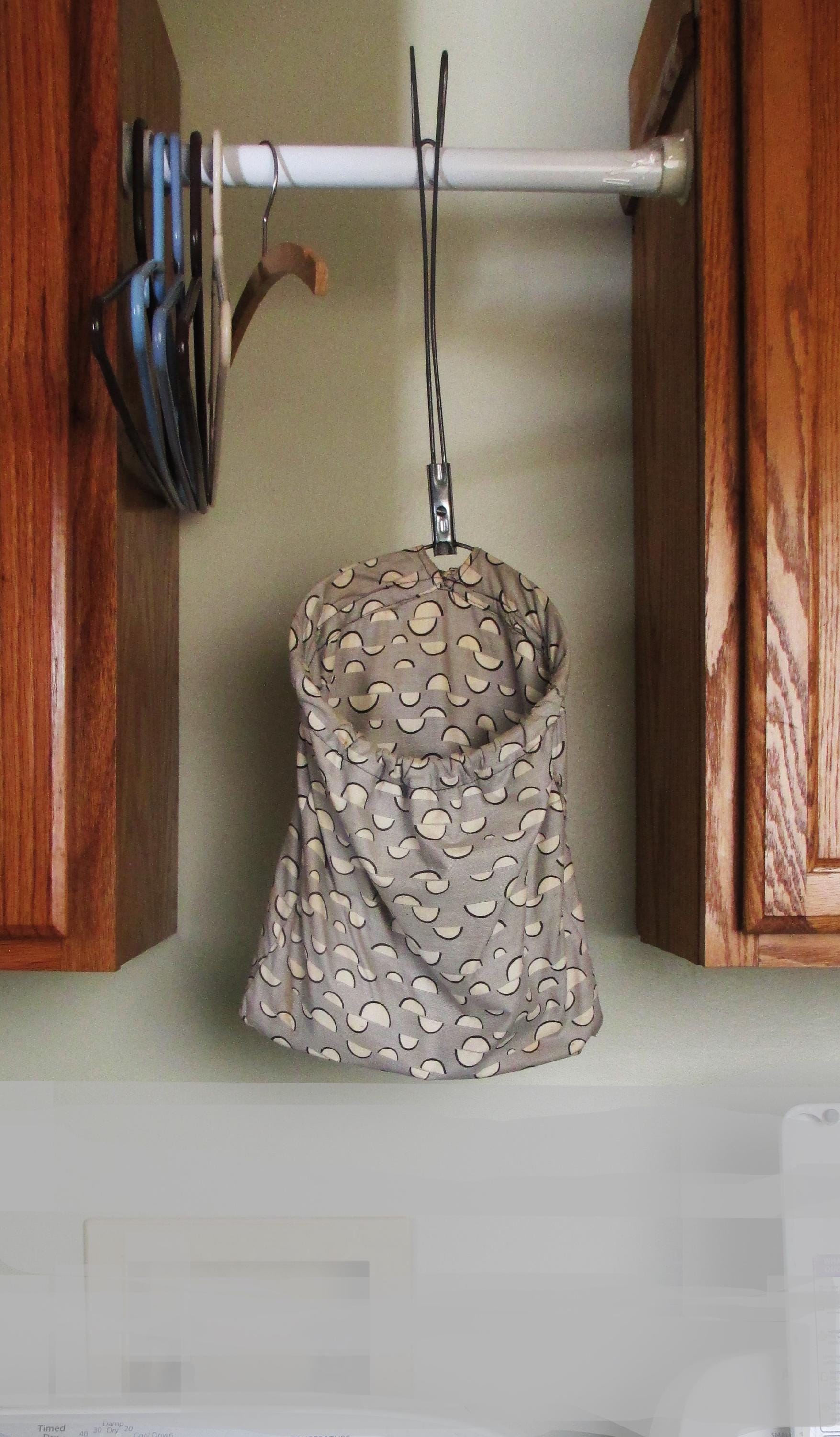 Clothespin bag for your clothes line in very nice vintage condition appears to be homemade, useful inside for plastic bags as well
