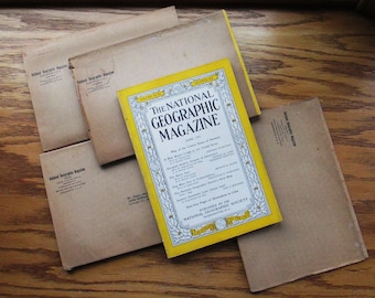 National Geographic Magazines, vanaf 1942 tot in de jaren 50, vier tijdschriften waarvan 3 nooit uit de verpakking komen