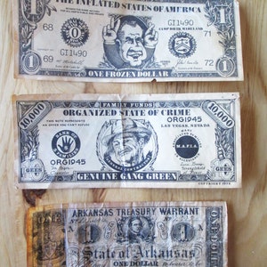 Geld, lustiges Geld von Nixon, echtes Bandengrün und Arkansas Treasury Warrant, alle in guter, nicht großartiger Form, aber einzigartig zum Aufbewahren oder Verschenken.