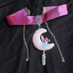 Roze mystieke maan choker ketting