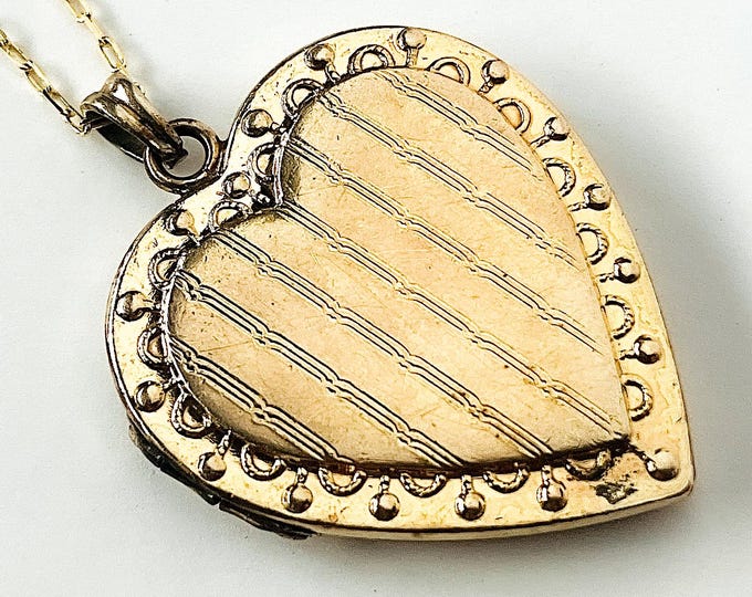 Vintage Gold Filled Heart Photo Locket Necklace