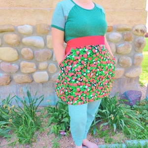 Pocket Apron Sewing Pattern, half apron pattern, vendor apron, short apron, kitchen apron, pdf sewing pattern