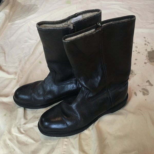 Mens's 9.5 D 70s Black Leather Sherpa Lined Boots by Double H Pull On Engineer Style Fleece Winter Insulated 1970s 9 1/2