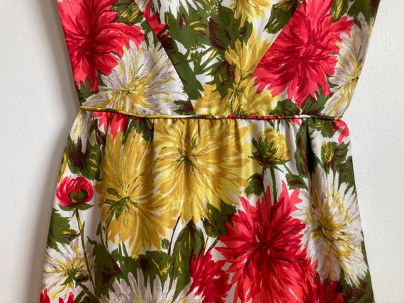 Gorgeous 60s Floral Print Dress Cutaway Hem Sleev… - image 9