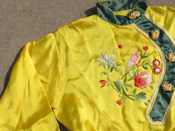 40s Gorgeous Yellow Embroidered Souvenir Top WWII… - image 3