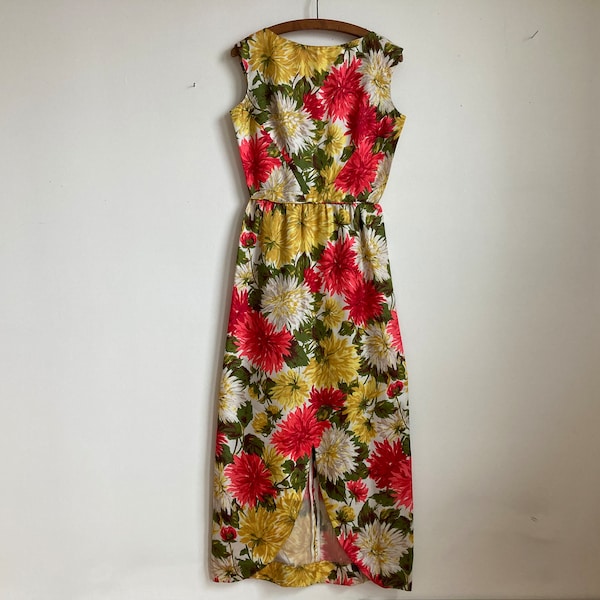 Wunderschöne 60er Jahre Blumen Print Kleid Cutaway Saum Ärmellos Seidiges Nylon Kleid Maxi Länge 1960er Jahre