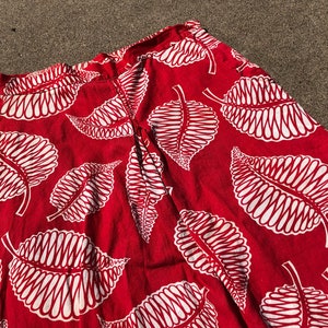 28 1940s Cherry Red Cotton Leaf Print Skirt Hand Made Novelty Print Skirt Side Button Zip 1940s image 3