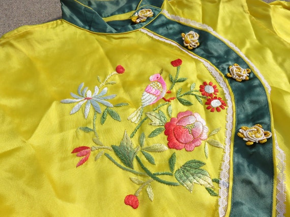 40s Gorgeous Yellow Embroidered Souvenir Top WWII… - image 5