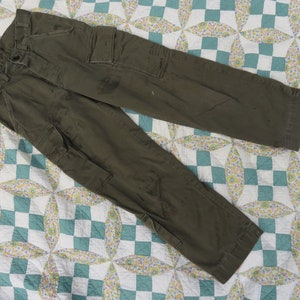 26&quot;  80s High Waist European Military Cargo Pants Thrashed OG-107 Straight Leg Olive Drab Army Surplus 1980s