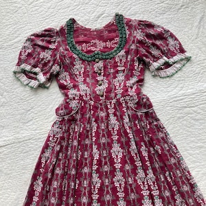 XS S 40s Cotton Dress Novelty Print Puff Sleeve Peplum Velvet Time Floral Basket Pattern Purple Green 1940s