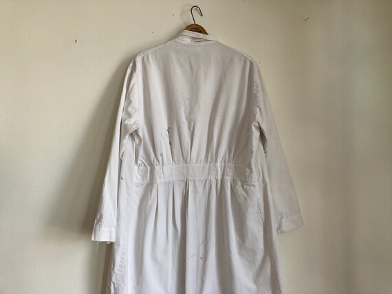 L 50s White Cotton Canvas Lab Coat With Chainstitch Name