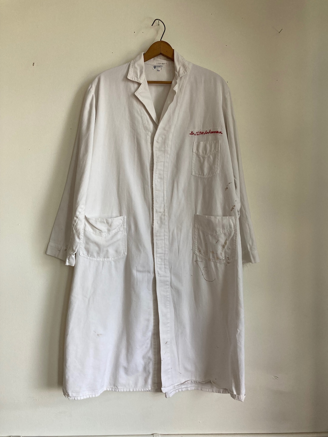 L 50s White Cotton Canvas Lab Coat With Chainstitch Name Paint ...