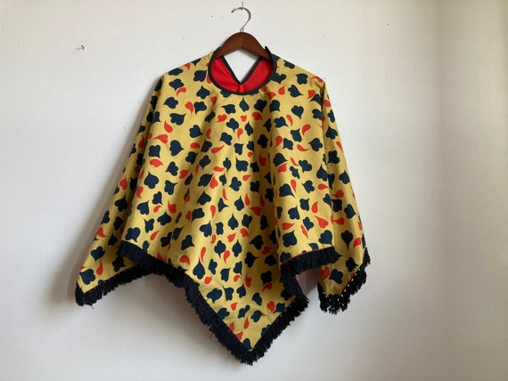 Reversible Cape Adult Red Black