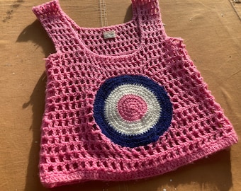 M 1960s Mod Crocheted Tank Top with Target Pink MCM Crochet Sleeveless Blouse Hand Crocheted 60s