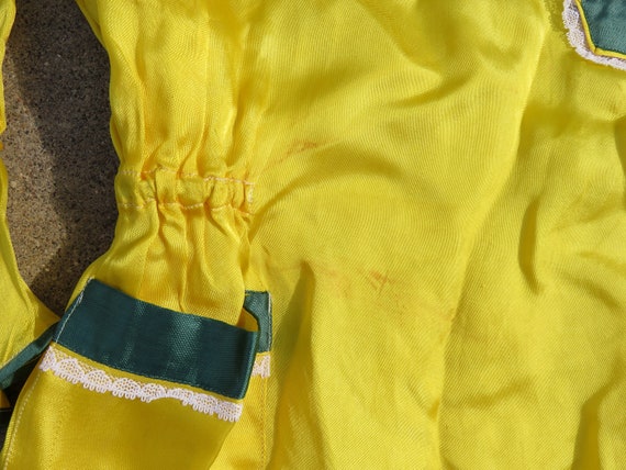 40s Gorgeous Yellow Embroidered Souvenir Top WWII… - image 7