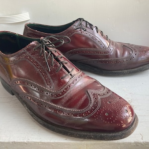 Size 7D 50s Florsheim Wingtip Oxfords Oxblood Leather Dress Shoes Tie Lace Up Mens 7 Wide Made in USA 1940s 1950s 40s