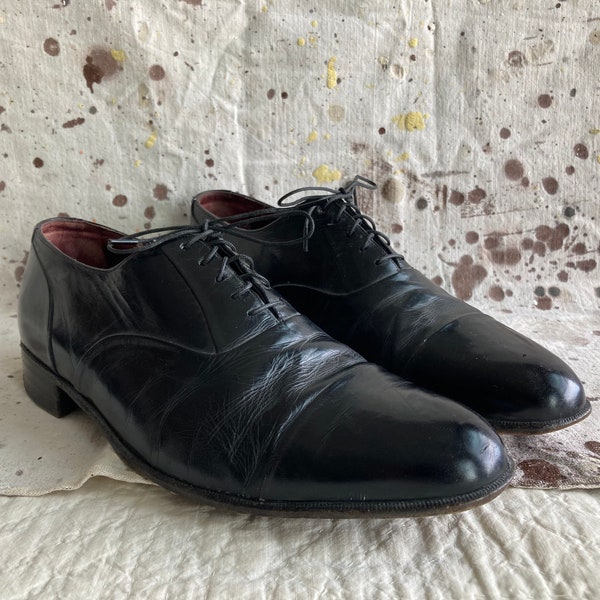 Size 10.5 11 Florsheim Royal Imperial Dress Shoes Vintage Oxfords Black Leather Cap Toe Tie Shoes Leather Soles Boots 1960s 1970s 70s 60s