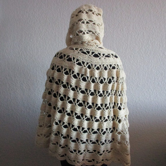 Vintage Irish knitted cape, Irish traditional han… - image 1