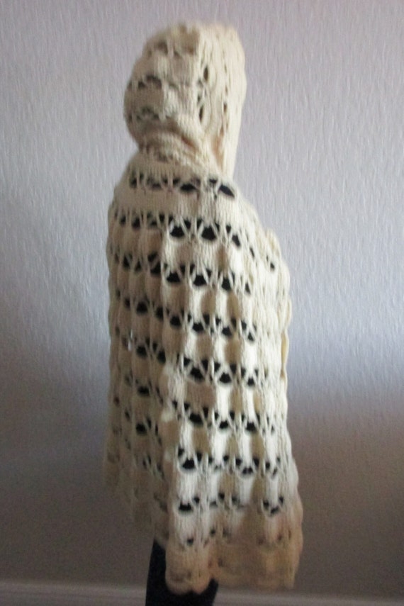 Vintage Irish knitted cape, Irish traditional han… - image 3