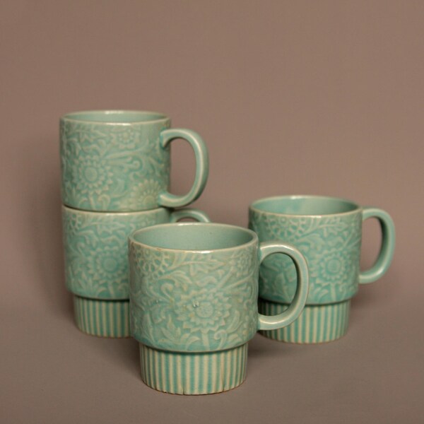 4 Stackable Mugs