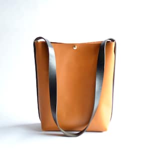 Large Crossback (crossbody + backpack) - Honey Leather - Convertible Backpack Purse Leather - Convertible Tote Bag - Convertible Bag Leather