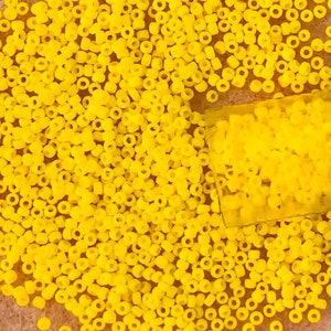 Size 15/0 OPAQUE YELLOW (#15T42-100) TOHO Glass Seed Beads-1.5mm Round Rocailles-10gram Tube-Jewelry/Loom Supplies