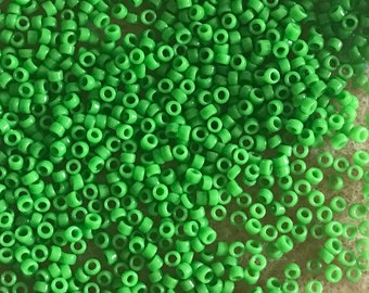 Size 15/0 OPAQUE GREEN (#15T47-100) TOHO Glass Seed Beads-1.5mm Round Rocailles-10gram Tube-Jewelry/Loom Supplies