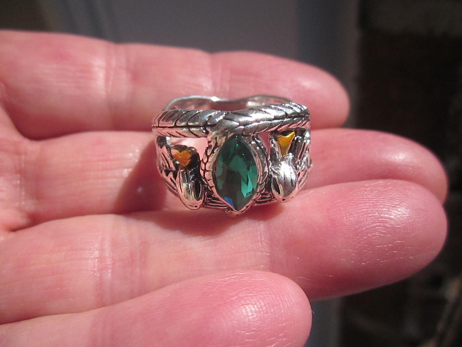 Aragorn's ring of store barahir replica