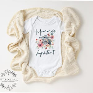 Floral Camera Baby Onesie®'Mommy's Assistant' Cute Photographer Baby Outfit Photo-Loving Families-pregnancy announcement Vintage Camera