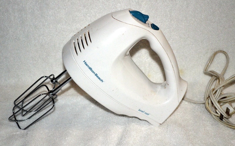retro style hand mixer