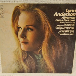 LP, Lynn Anderson, A Woman Lives For Love, vinyl record, vintage lp, antiques, collectables, vintage lp, collectable lp, gifts