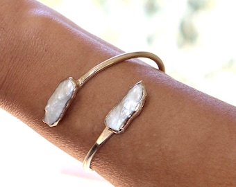 Pearl Cuff Bracelet, Gift, June Birthstone, Gift For Woman, Pearl Bracelet,Wedding Jewelry, Gold Statement Cuff, Pearl, Birthstone Bracelet.