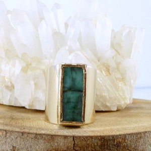 Raw emerald ring, Raw gemstone ring, Emerald stacking, Emerald gold ring, Emerald crystal ring, Emerald ring, Cocktail Ring, Birthstone ring image 3