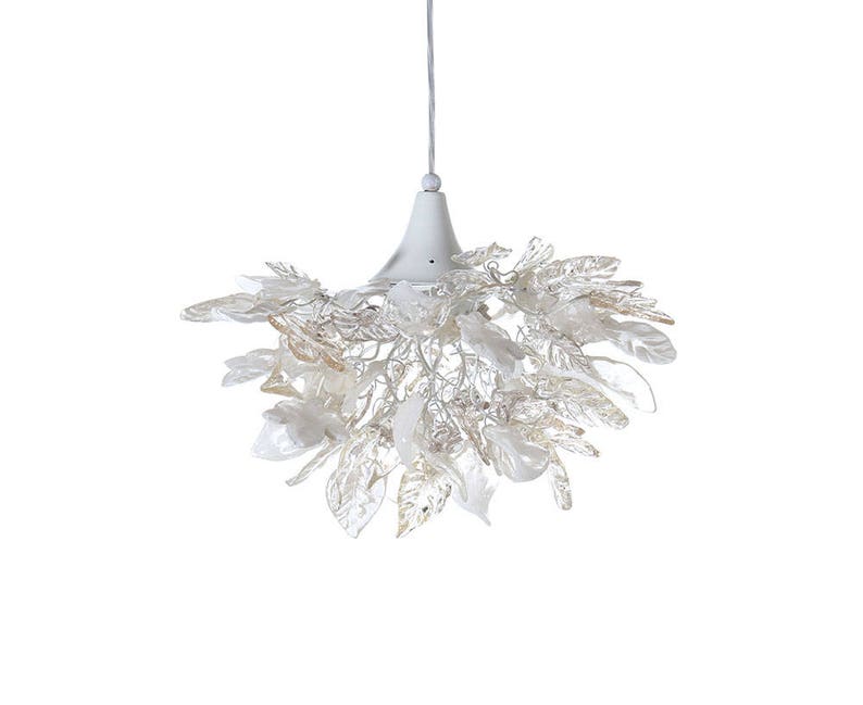White Lighting Ceiling Hanging Lights Chandeliers With Flowers And Leaves At White And Clear Color For Bedroom Or Dining Room