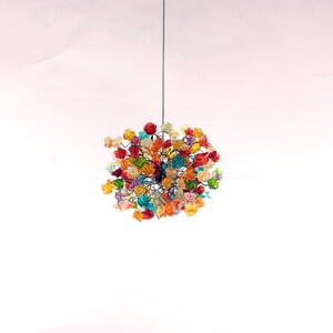 Hängende Pendelleuchte mit Bunten Rosen Blumen für Kinderzimmer, oder als Nachttischleuchte. Bild 6