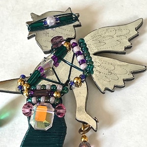 Liz tech pins online