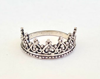 Sterling Silver Crown Ring, Heraldic Ring, Hearts and Beading, Princess Tiara Ring, Royal Jewelry, Size 8