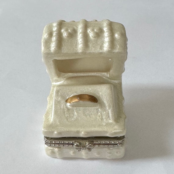 Wedding Ring Trinket Box, Engagement Ring Box, Weddin… Gem